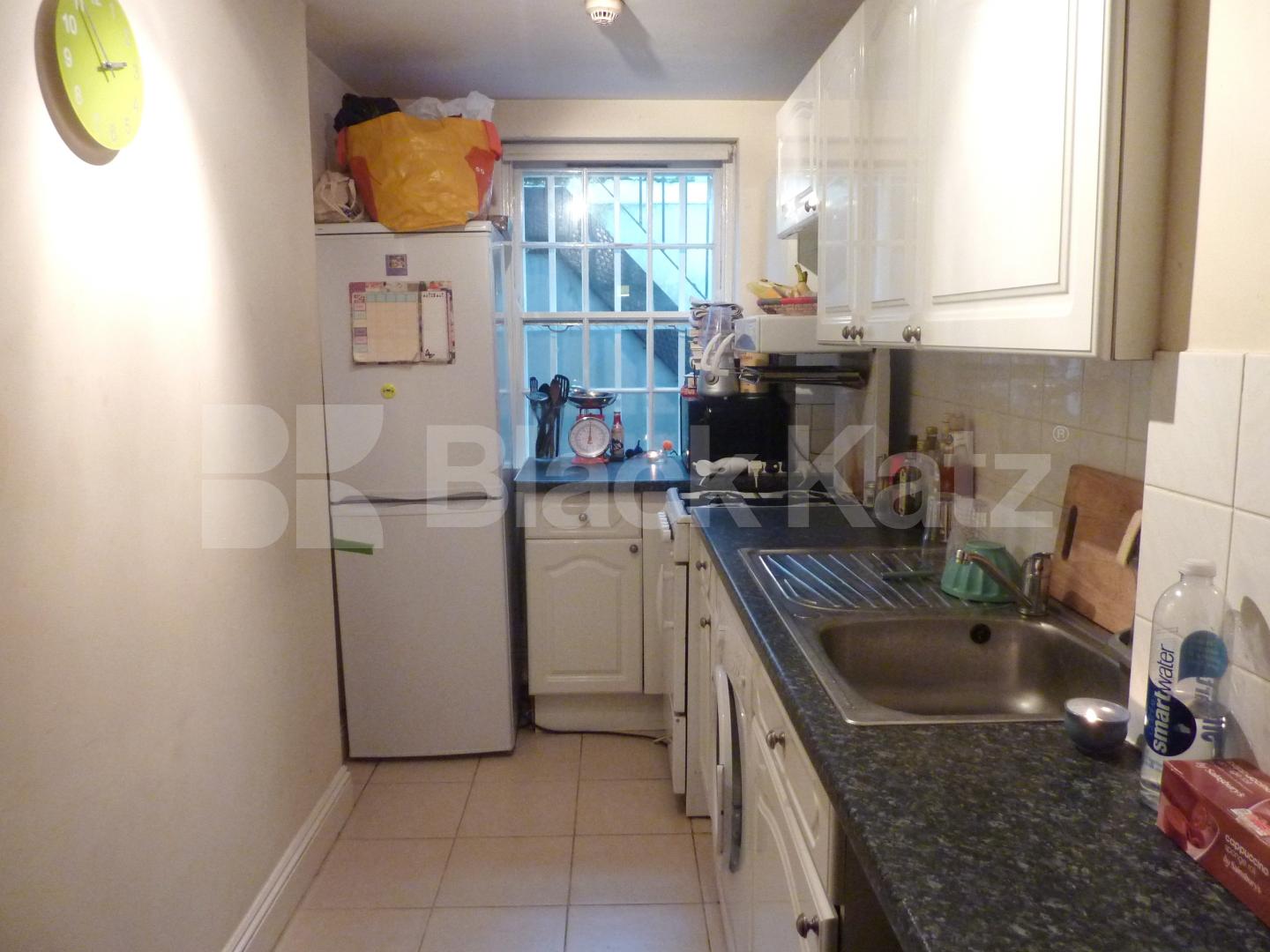 			FANTASTIC 3 BED IN MARYLEBONE!, 3 Bedroom, 1 bath, 1 reception Flat			 Cosway Street, MARYLEBONE